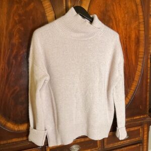 Rose pink cashmere sweater